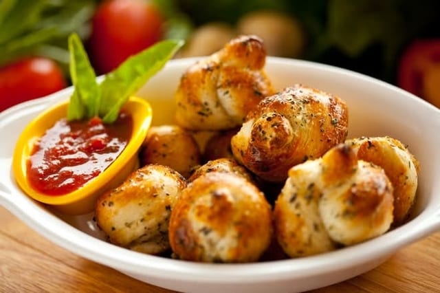Garlic Knots.