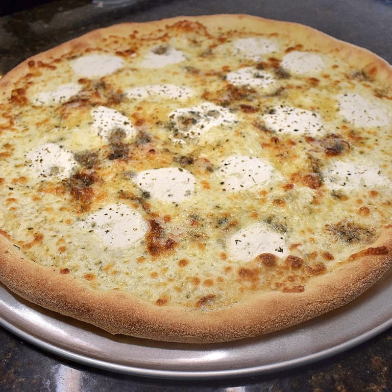 Delicious Cheese Pizza Options